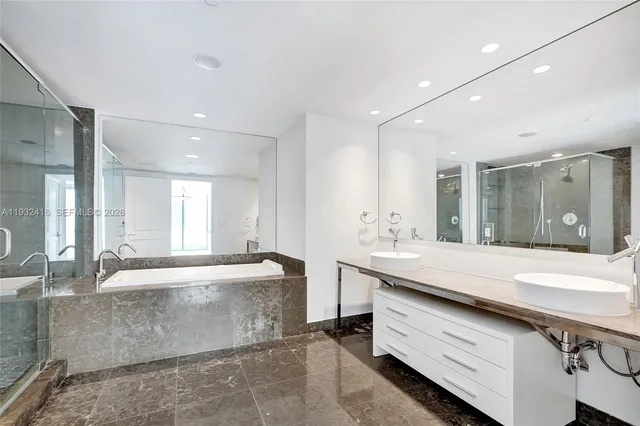 $8,999 | 495 Brickell Avenue, Unit 2301, Miami, FL 33131