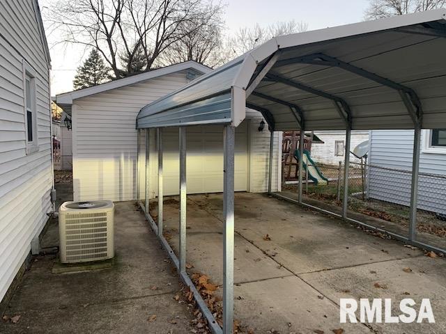 1003 Johnson Lane Springfield, IL 62702 - Photo 19 of 19