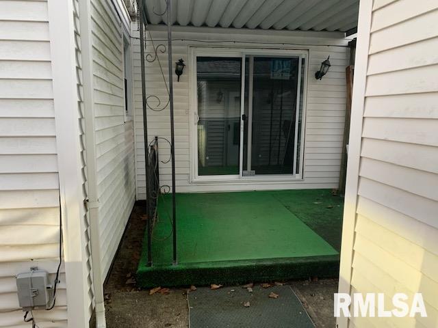 1003 Johnson Lane Springfield, IL 62702 - Photo 6 of 19