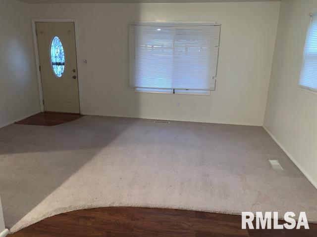 1003 Johnson Lane Springfield, IL 62702 - Photo 10 of 19
