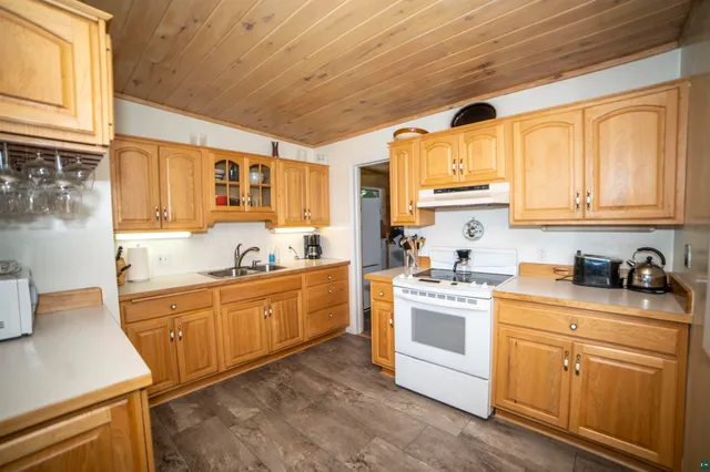 $1,100,000 | 3818 Manitoo Trail, Grand Marais, MN 55604