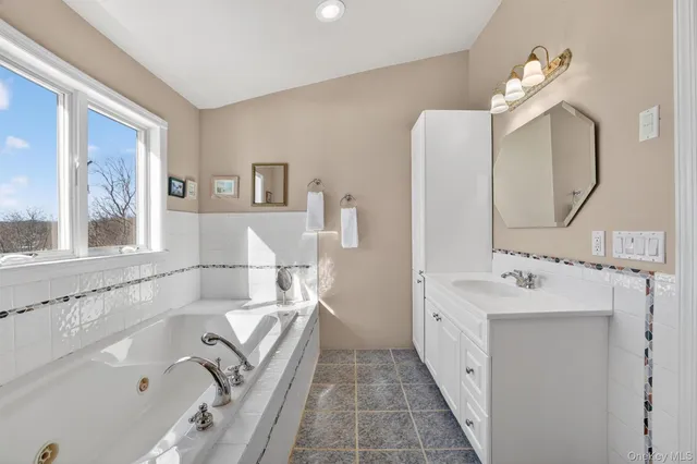 $826,000 | 9 Carol Court, Croton-on-Hudson, NY 10520