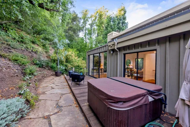 $3,499,000 | 21 Valley Oak Street, Portola Valley, CA 94028