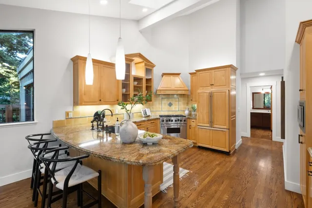 $3,499,000 | 21 Valley Oak Street, Portola Valley, CA 94028