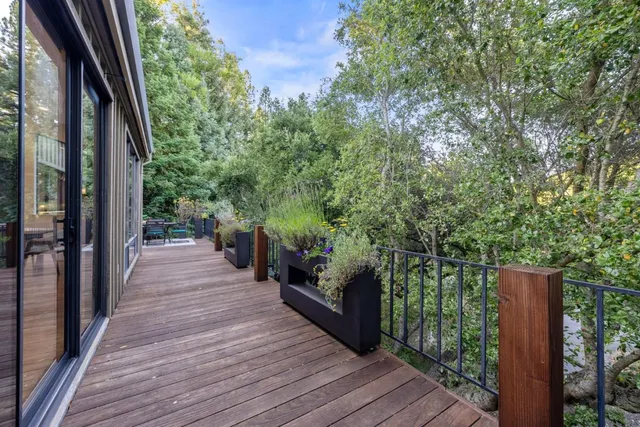 $3,499,000 | 21 Valley Oak Street, Portola Valley, CA 94028