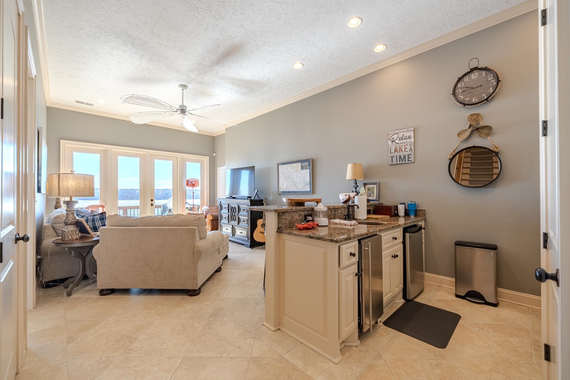 75 C Oasis Lane Savannah, TN 38372 - Photo 24 of 38 a view of a livingroom with furniture and a chandelier