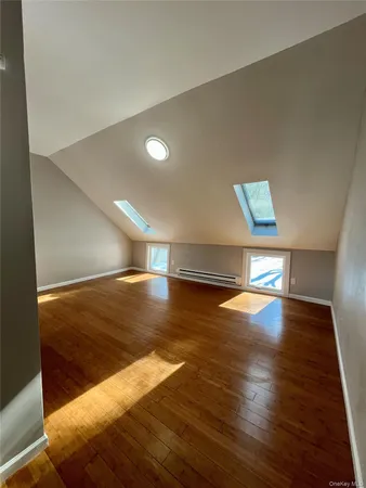 $3,575 | 56 Tilden Lane, Unit 2ND FLOOR FRONT, Greenlawn, NY 11740