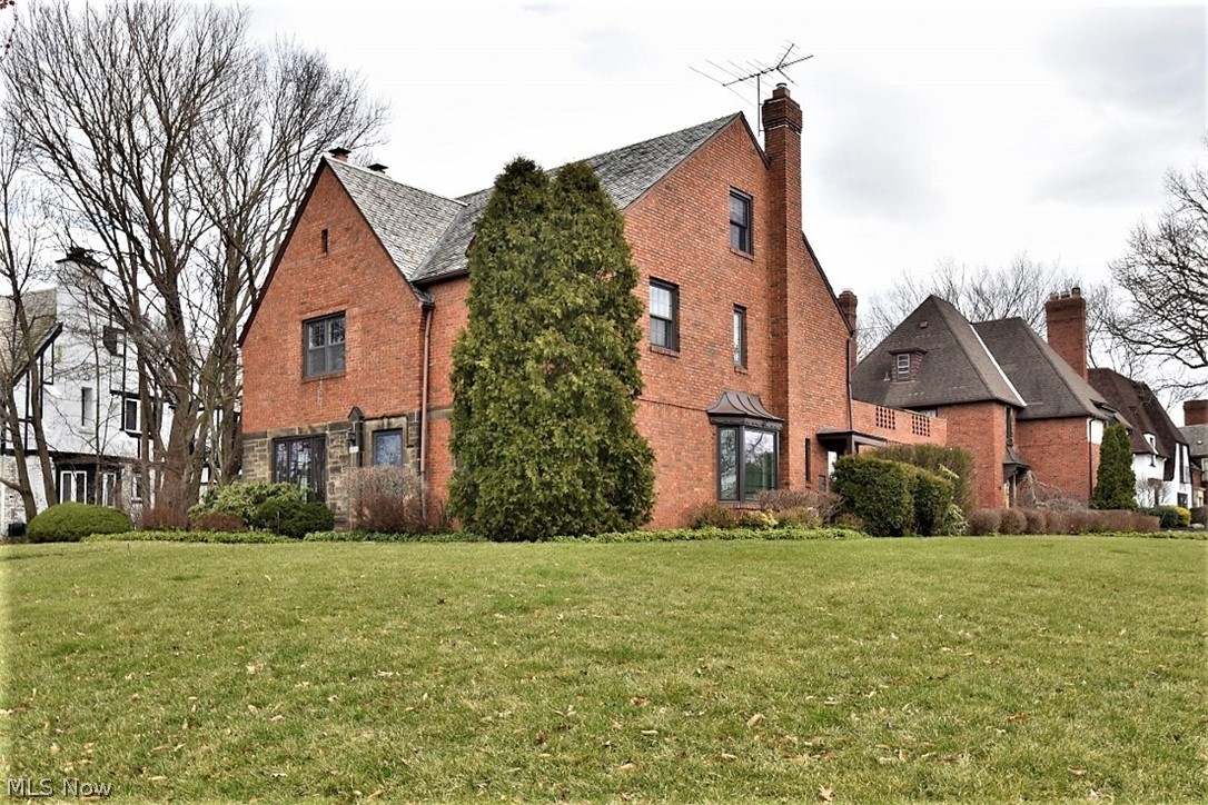 3369 Elsmere Road Cleveland, OH 44120 - Photo 1 of 35 Gallery Image 1