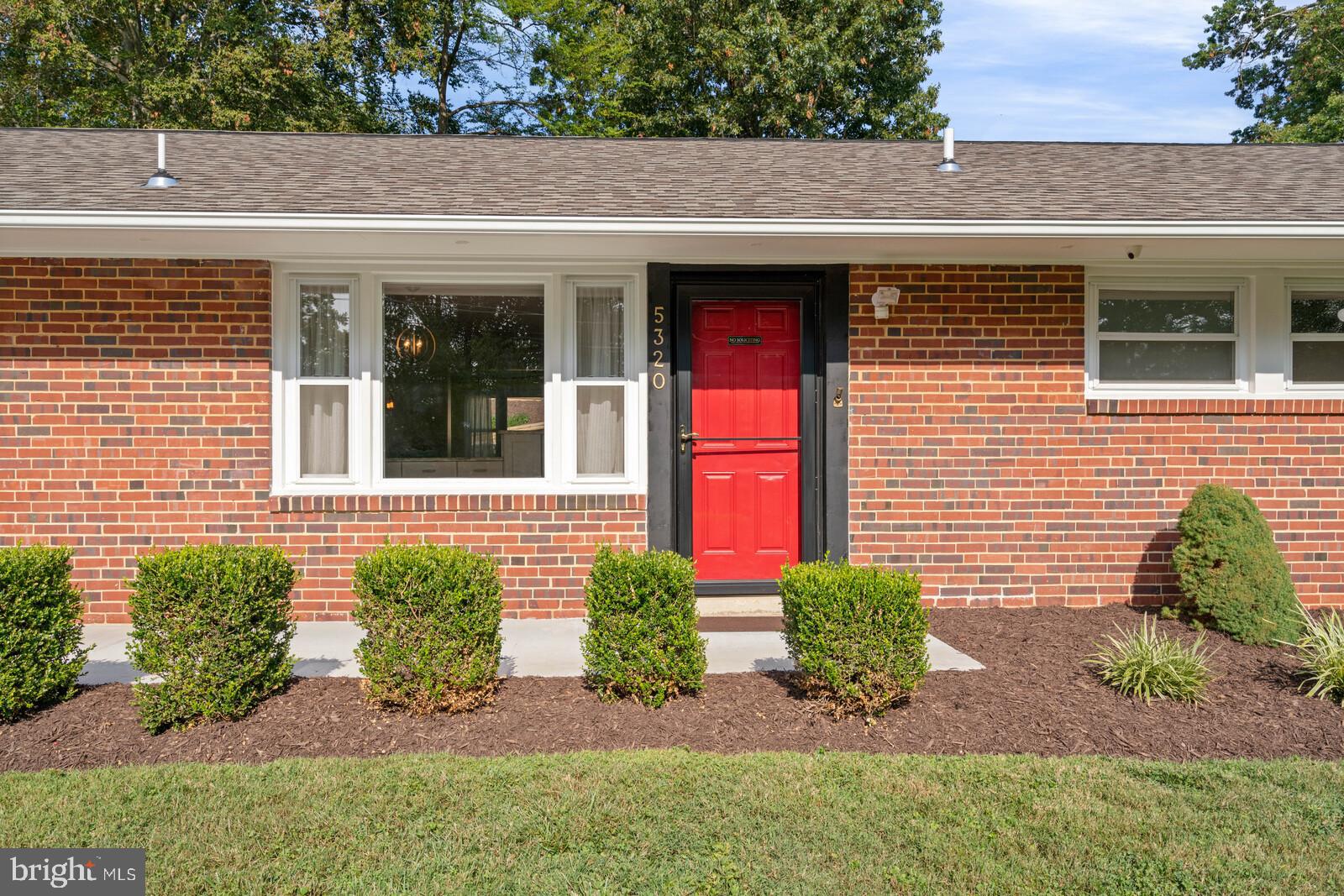 5320 Moultrie Road Springfield, VA 22151 - Photo 3 of 37