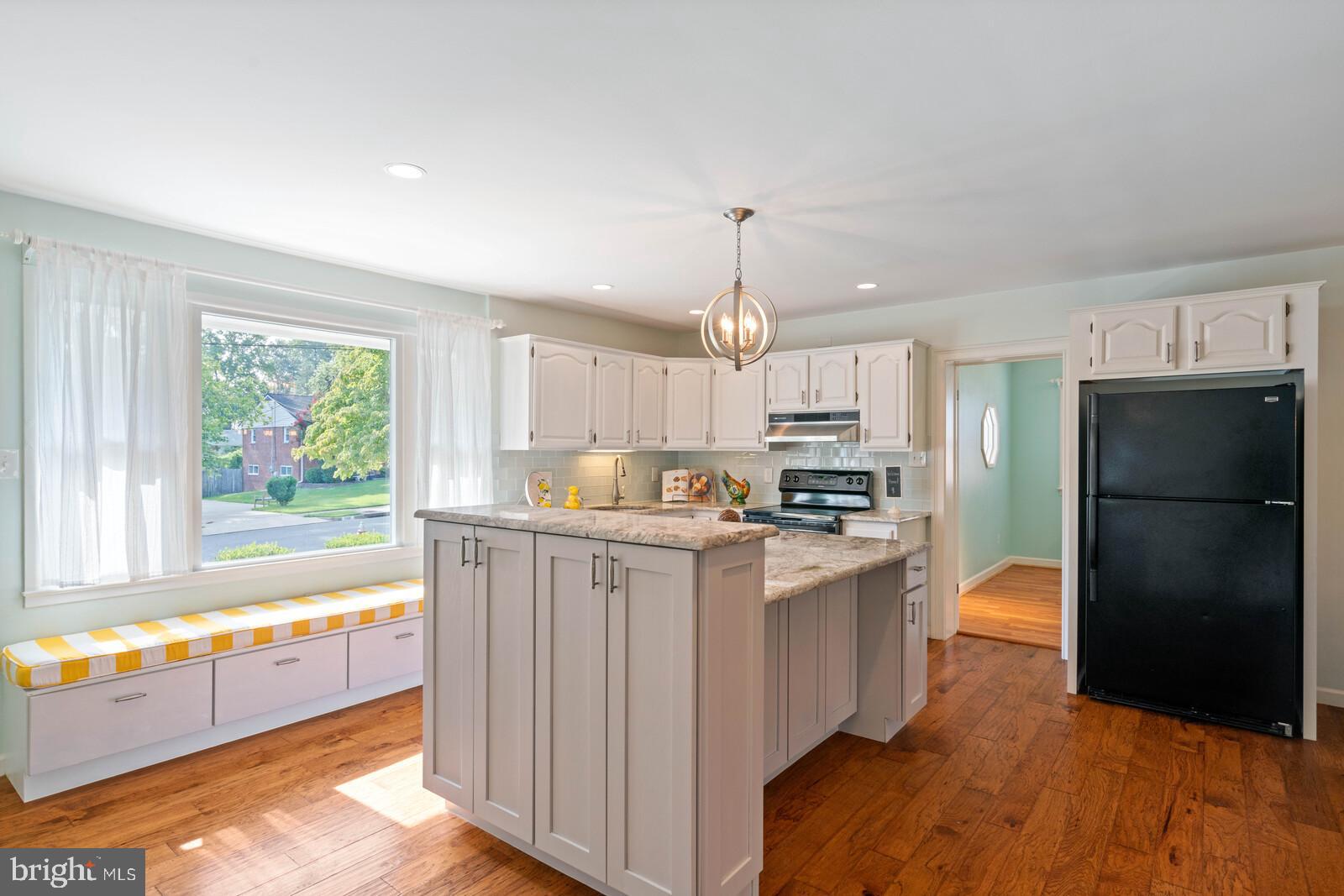5320 Moultrie Road Springfield, VA 22151 - Photo 5 of 37