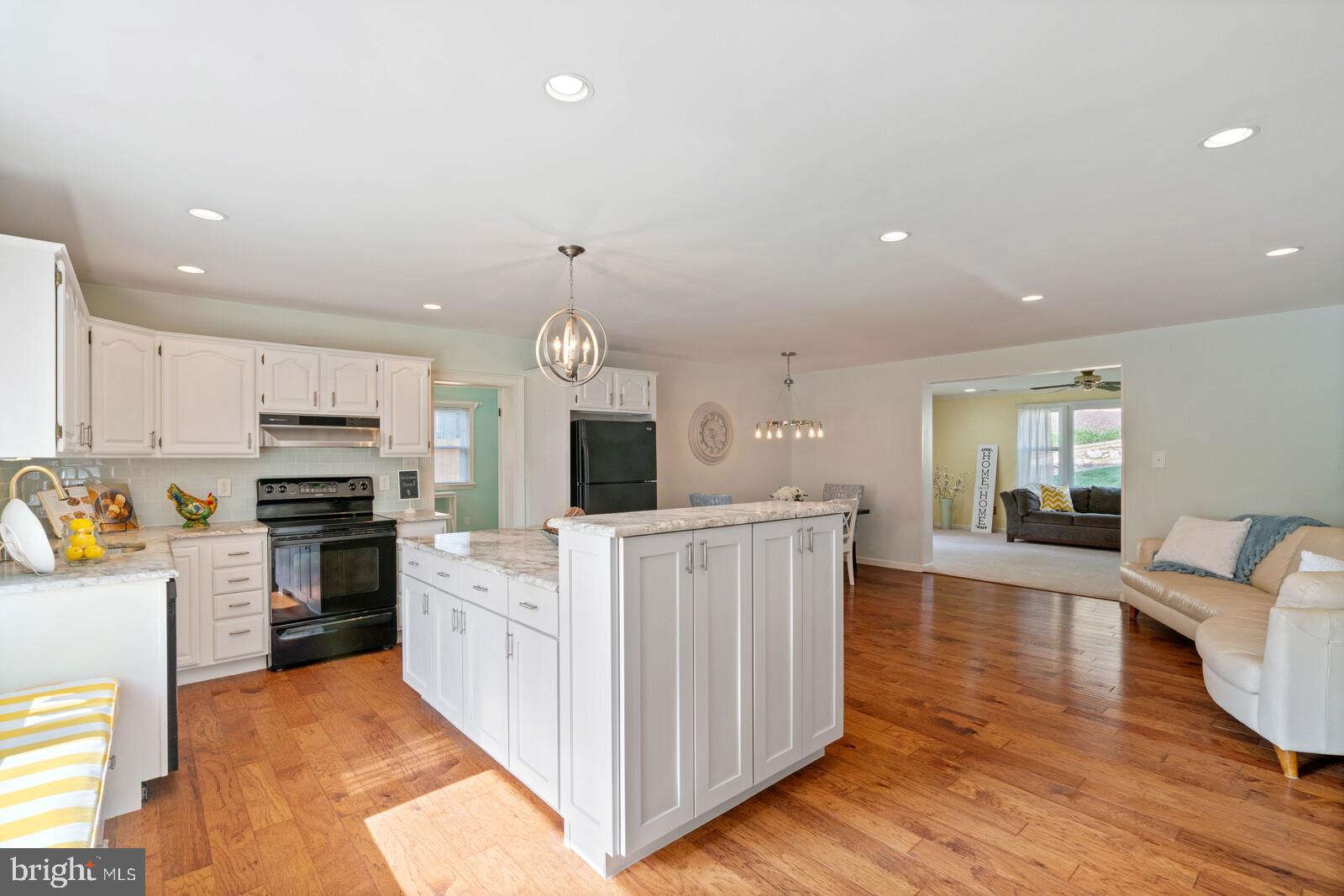 5320 Moultrie Road Springfield, VA 22151 - Photo 6 of 37