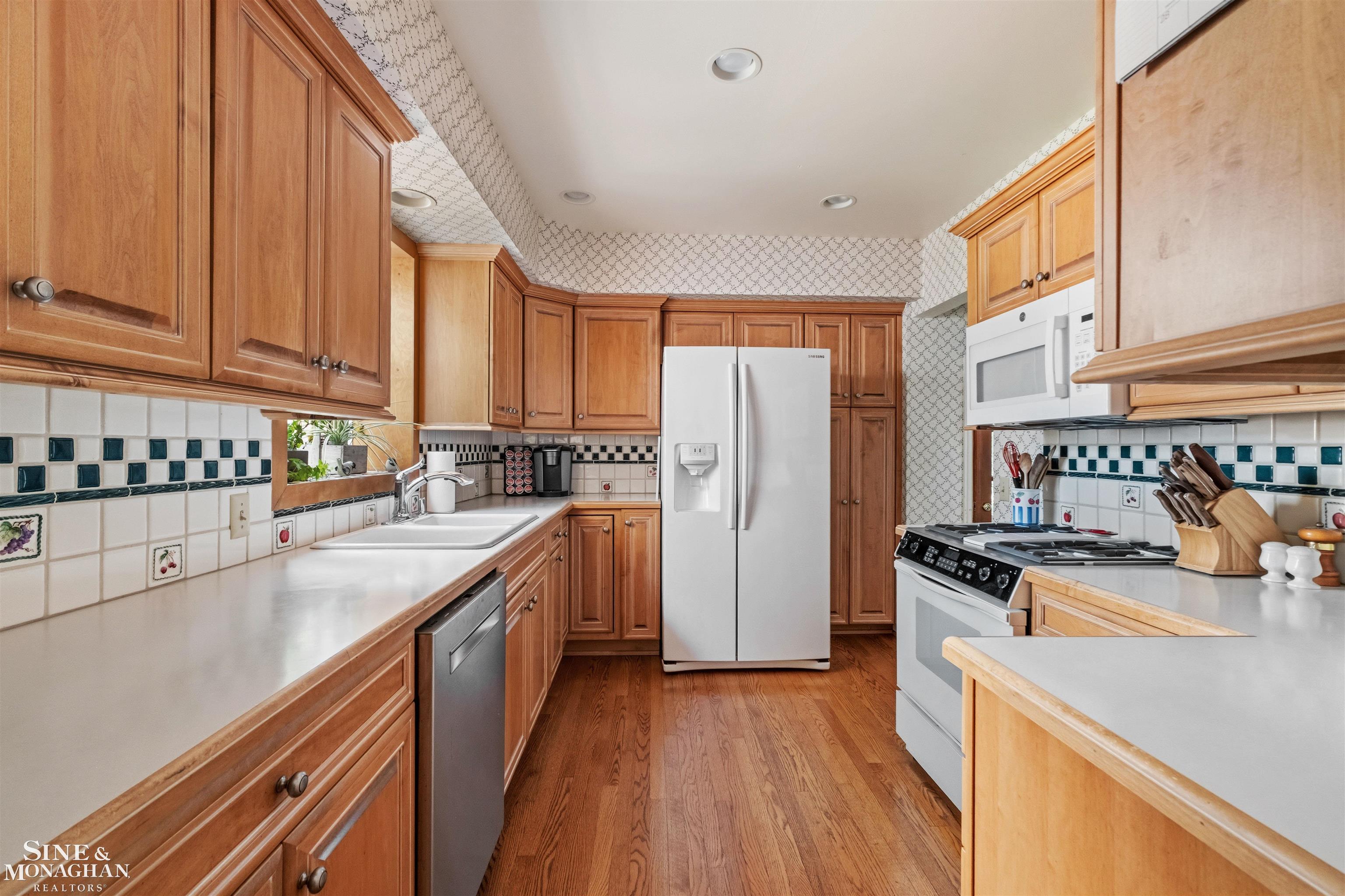 83 Hawthorne Road Grosse Pointe Shores, MI 48236 - Photo 20 of 50