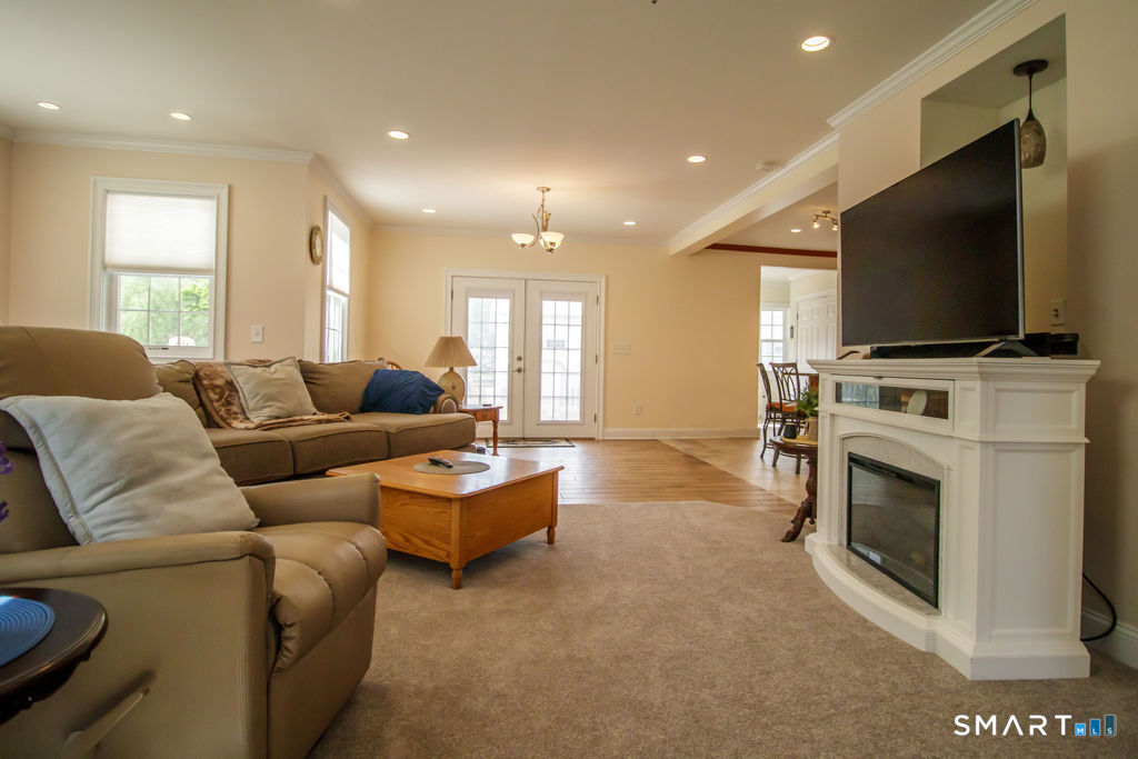 90 Town Line Road Plainville, CT 06062 - Photo 6 of 30