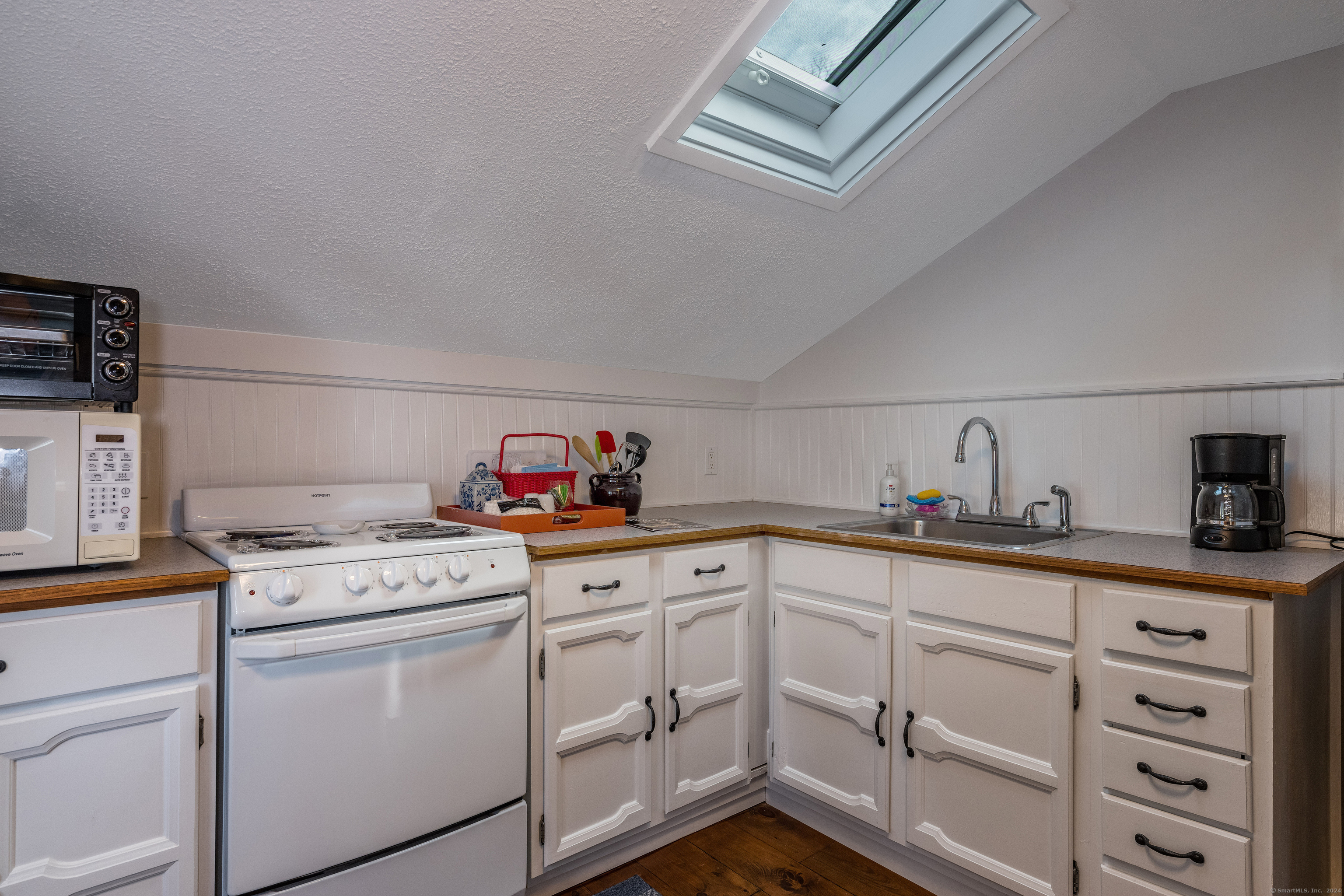 97 Commerce Street Clinton, CT 06413 - Photo 14 of 20 Second floor accessory kitchen.