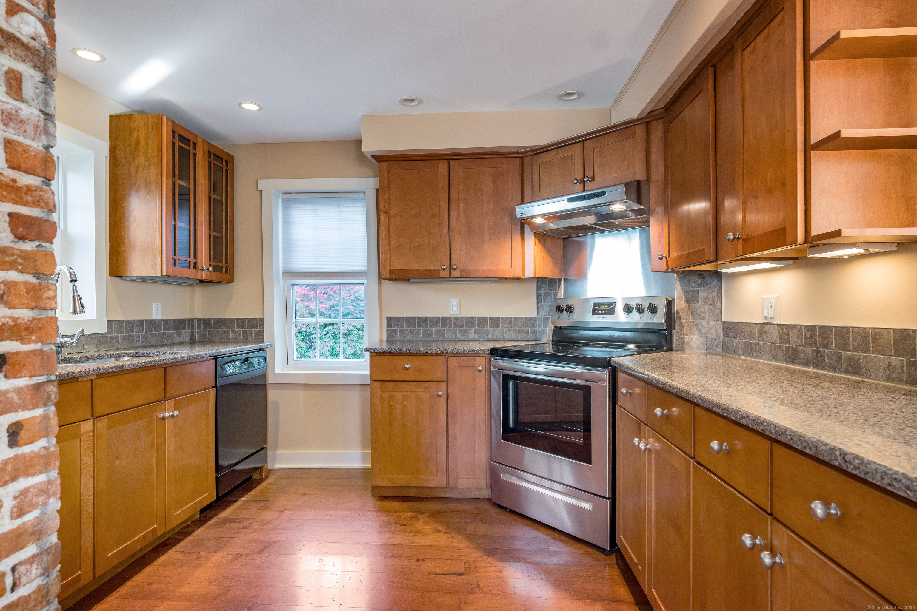 97 Commerce Street Clinton, CT 06413 - Photo 2 of 20