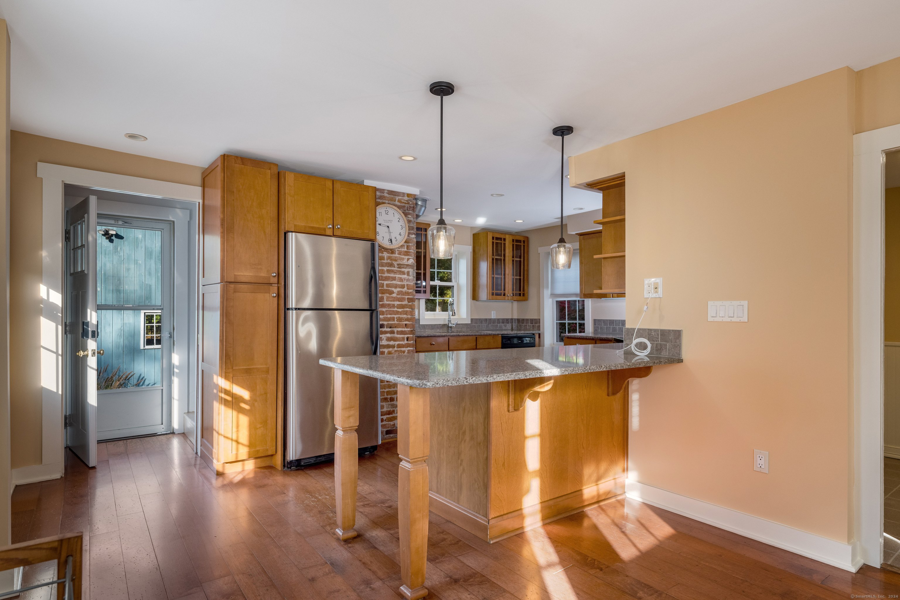 97 Commerce Street Clinton, CT 06413 - Photo 4 of 20