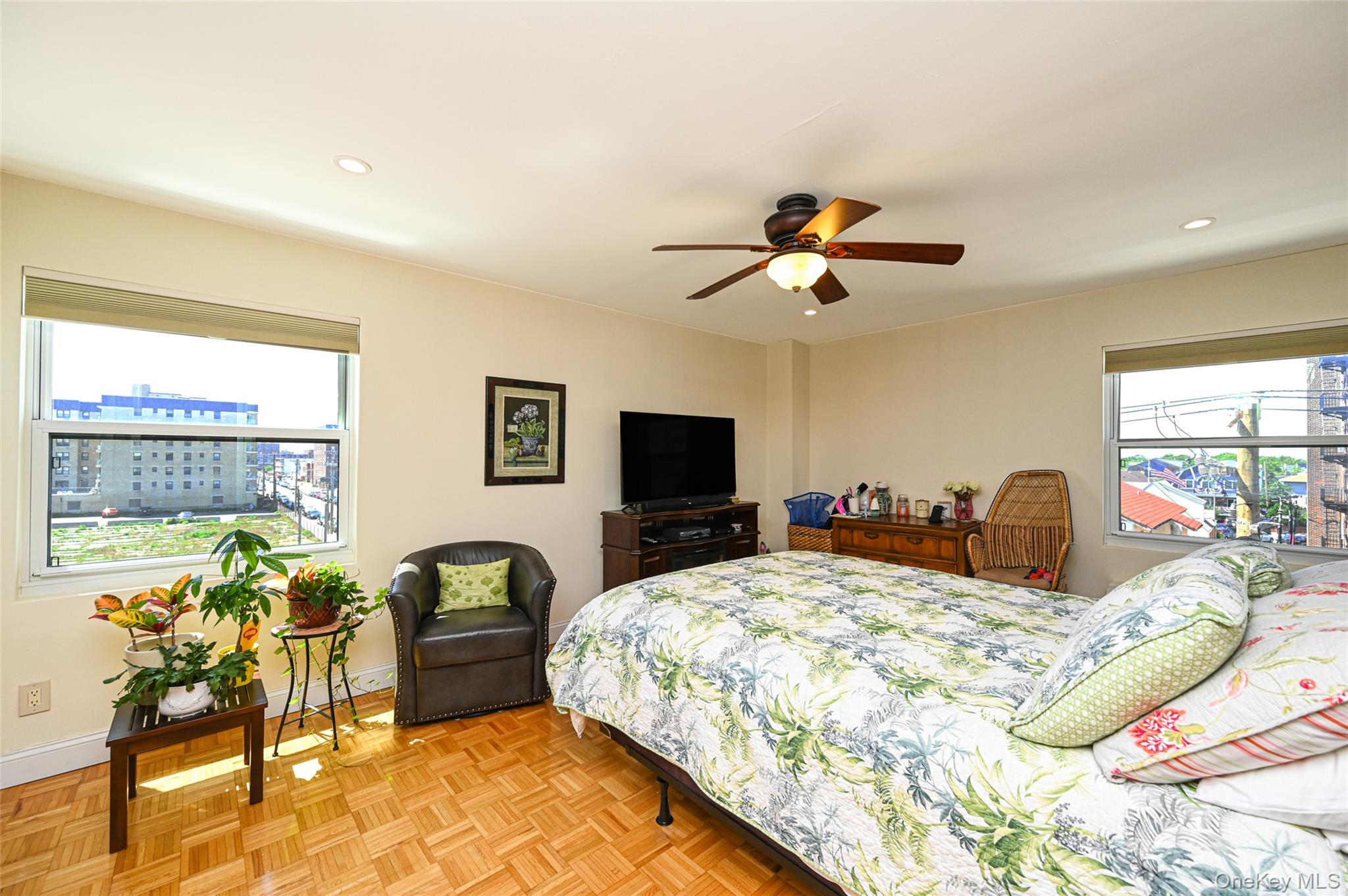 360 Shore Road, Unit 4K Long Beach, NY 11561 - Photo 5 of 28 Gallery Image 5