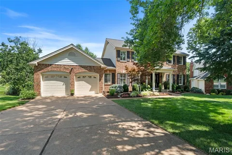 $950,000 | 608 Westledge Court, Des Peres, MO 63131