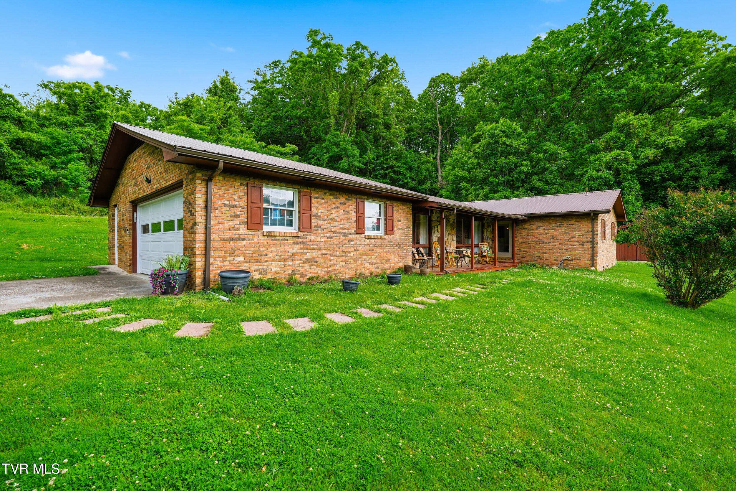 5461 Thackers Branch Road Norton, VA 24273 - Photo 4 of 42 3_5461 thackers branch rd-37