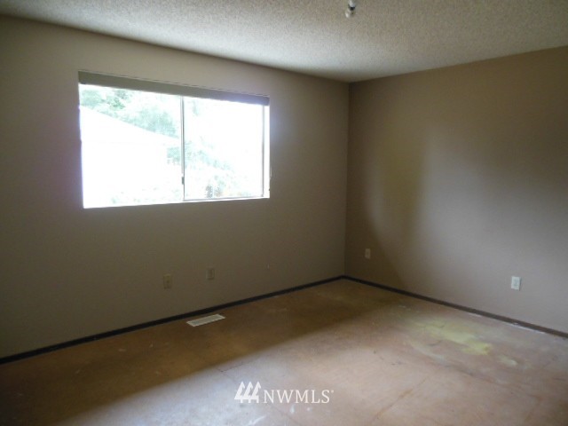 12810 Southeast 186th Street Renton, WA 98058 - Photo 13 of 22 Gallery Image 13