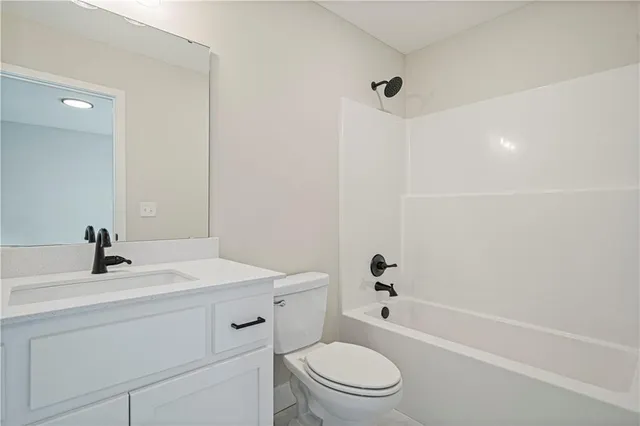 $479,950 | 409 Woodview Drive, Raymore, MO 64083