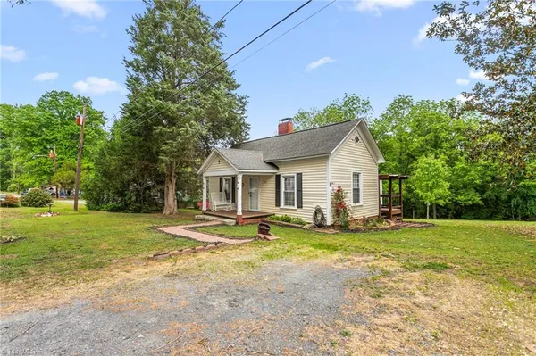 $159,000 | 206 Village Avenue, Randleman, NC 27317