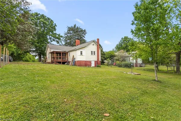 $159,000 | 206 Village Avenue, Randleman, NC 27317