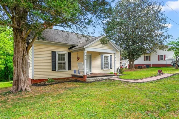 $159,000 | 206 Village Avenue, Randleman, NC 27317