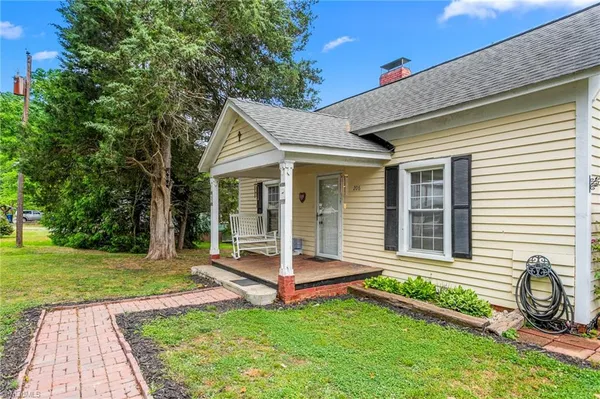 $159,000 | 206 Village Avenue, Randleman, NC 27317