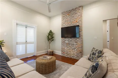 $815,000 | 1425-27 Royal Street, New Orleans, LA 70116