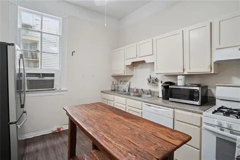 $815,000 | 1425-27 Royal Street, New Orleans, LA 70116