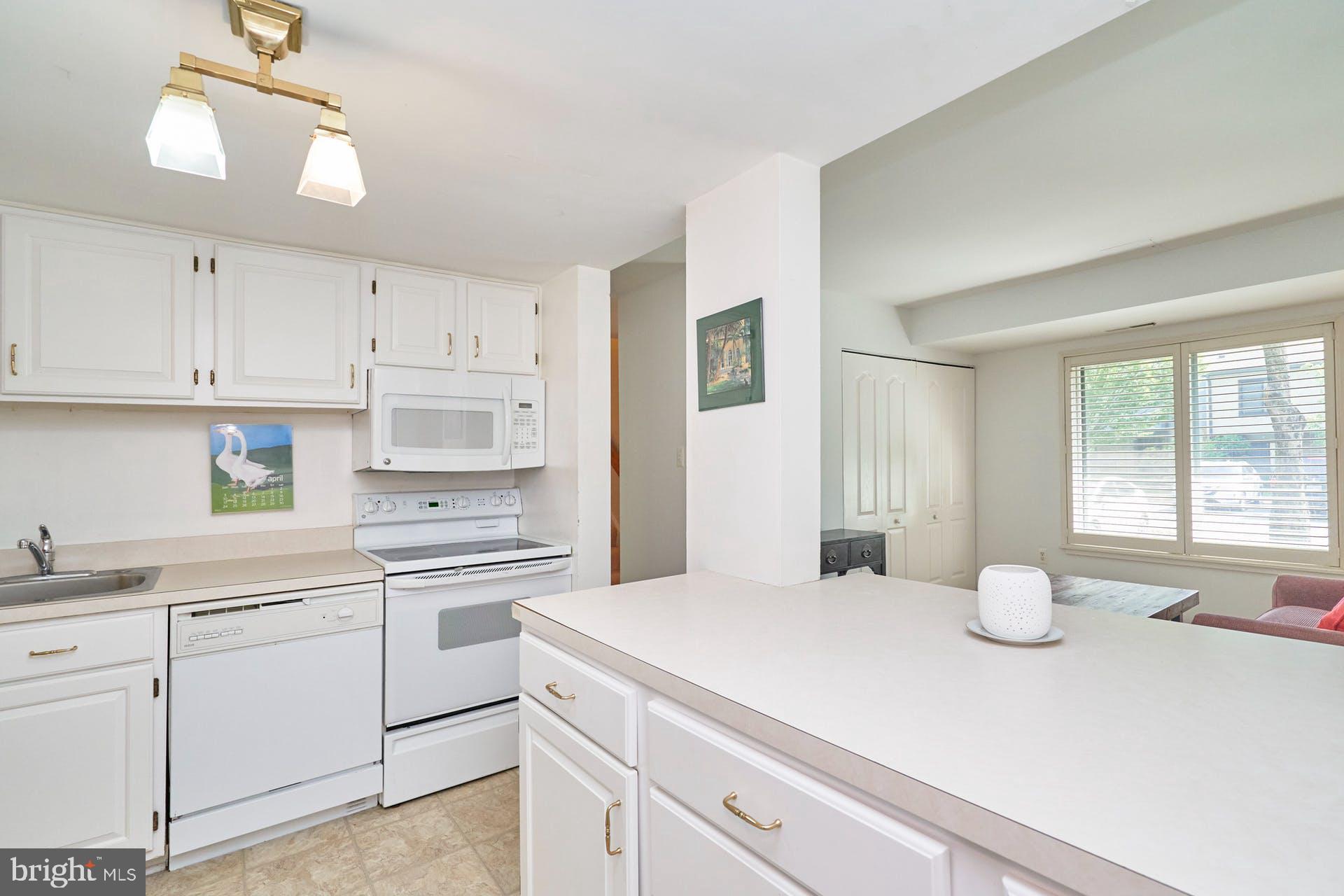 1760 Ivy Oak Square, Unit 35 Reston, VA 20190 - Photo 11 of 55 Gallery Image 11