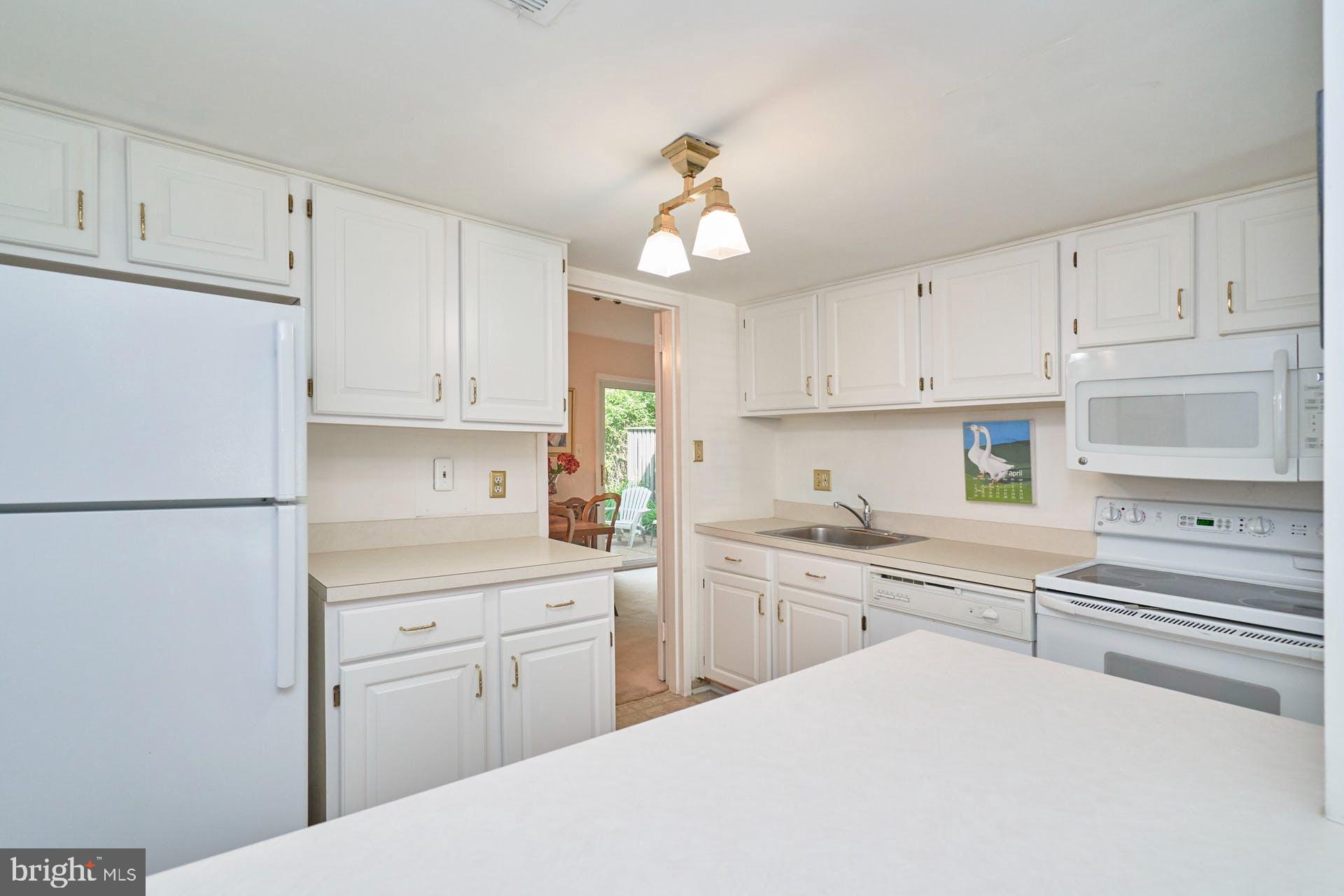 1760 Ivy Oak Square, Unit 35 Reston, VA 20190 - Photo 8 of 55 Gallery Image 8
