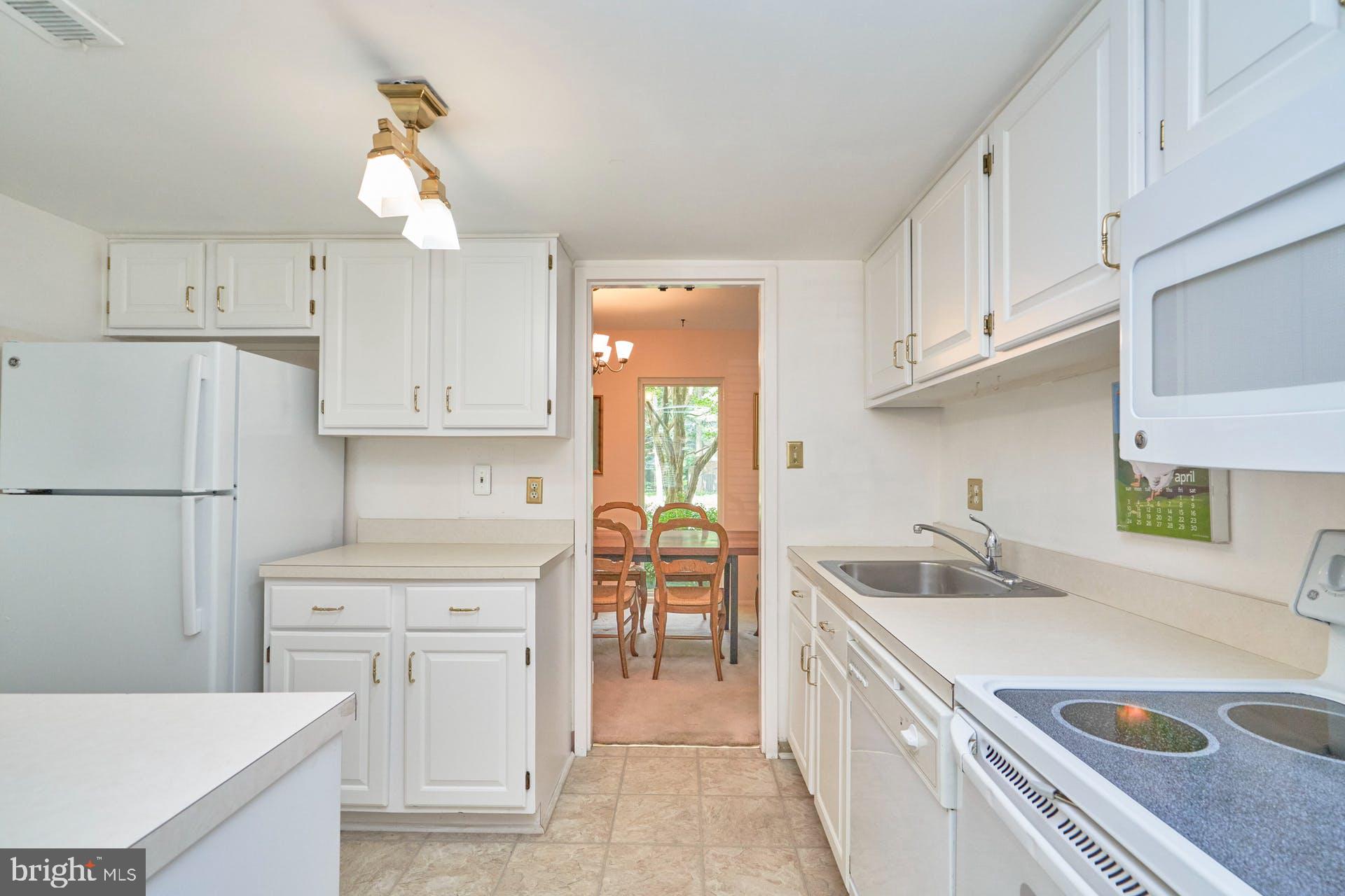 1760 Ivy Oak Square, Unit 35 Reston, VA 20190 - Photo 9 of 55 Gallery Image 9