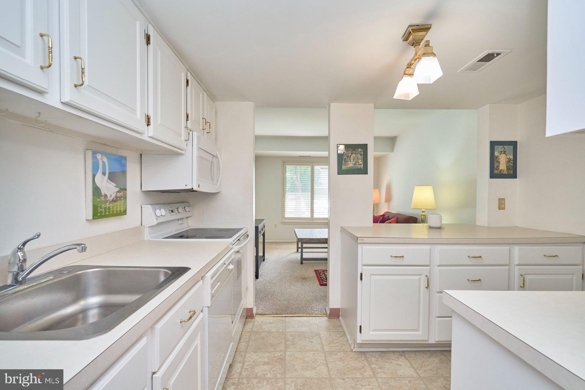 1760 Ivy Oak Square, Unit 35 Reston, VA 20190 - Photo 10 of 55 Gallery Image 10