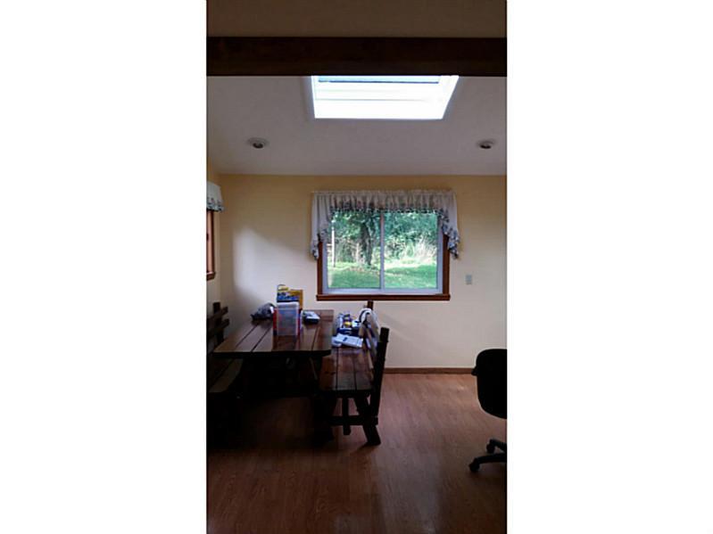 139 Tyler Road Pittsburgh, PA 15237 - Photo 8 of 14 Kitchen.