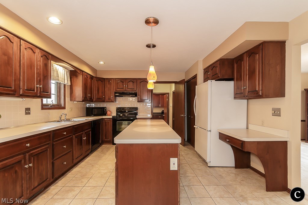 35785 Bainbridge Road Solon, OH 44139 - Photo 6 of 29 Gallery Image 6