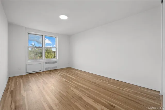 $249,000 | 5425 Valles Avenue, Unit 6F | North Riverdale