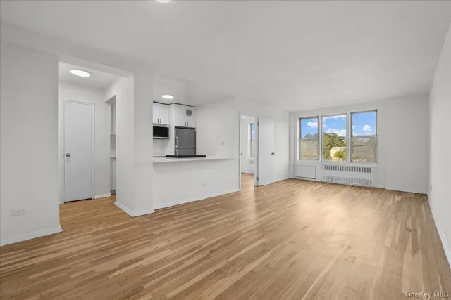 $249,000 | 5425 Valles Avenue, Unit 6F | North Riverdale