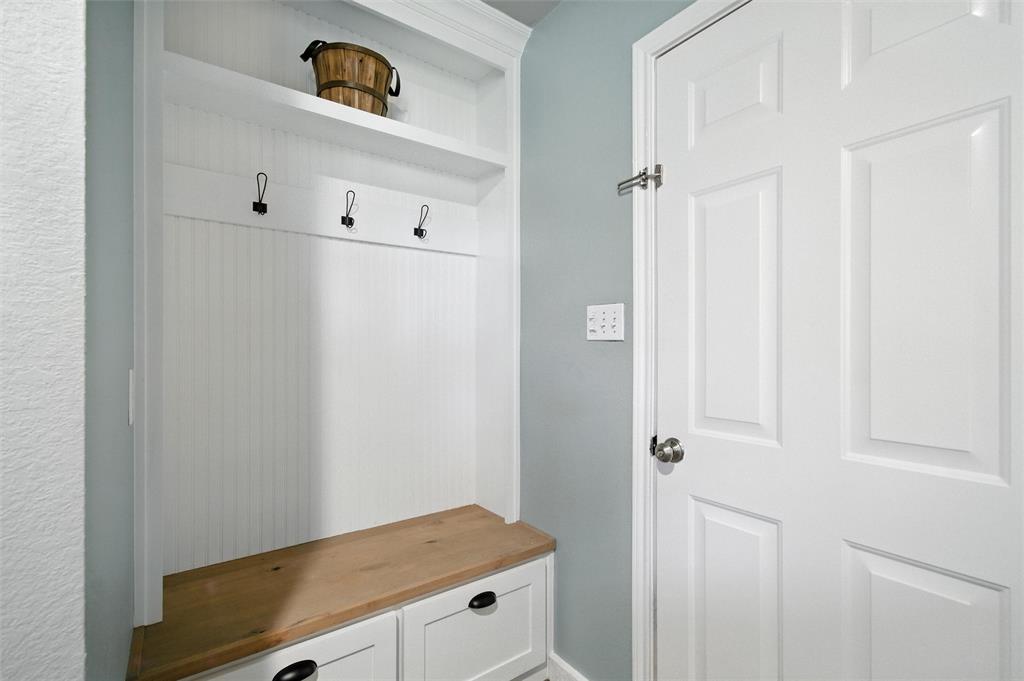 210 Saddle Club Road Weatherford, TX 76088 - Photo 27 of 40 Utility Room