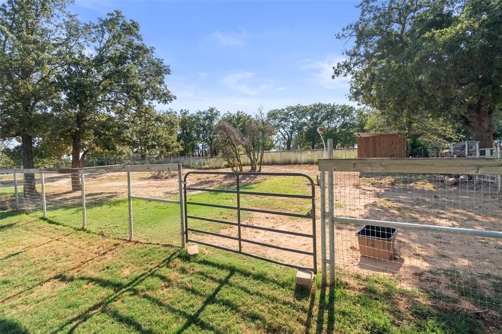 210 Saddle Club Road Weatherford, TX 76088 - Photo 36 of 40