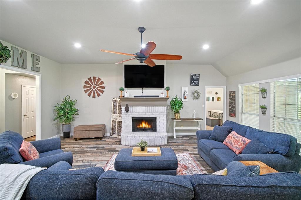 210 Saddle Club Road Weatherford, TX 76088 - Photo 8 of 40