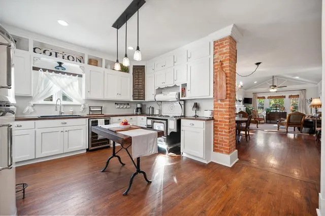 $449,900 | 407 West Columbia Street, Weatherford, TX 76086