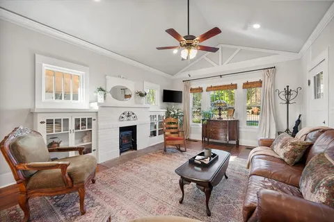 $449,900 | 407 West Columbia Street, Weatherford, TX 76086