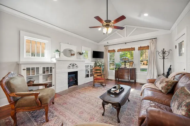 $449,900 | 407 West Columbia Street, Weatherford, TX 76086