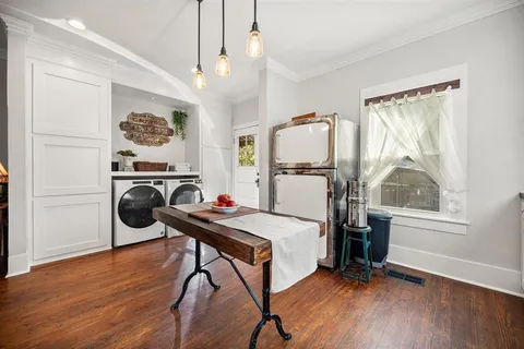 $449,900 | 407 West Columbia Street, Weatherford, TX 76086