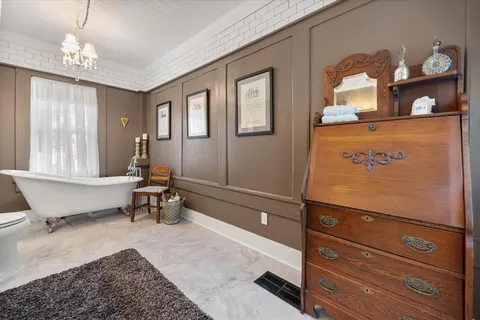 $449,900 | 407 West Columbia Street, Weatherford, TX 76086