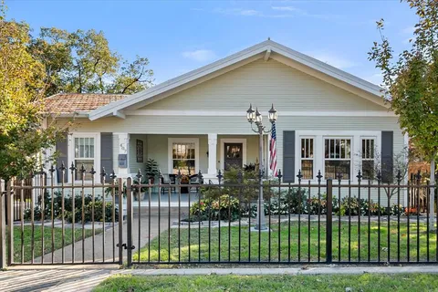 $449,900 | 407 West Columbia Street, Weatherford, TX 76086