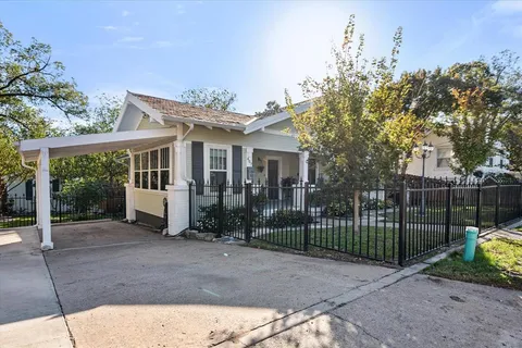 $449,900 | 407 West Columbia Street, Weatherford, TX 76086