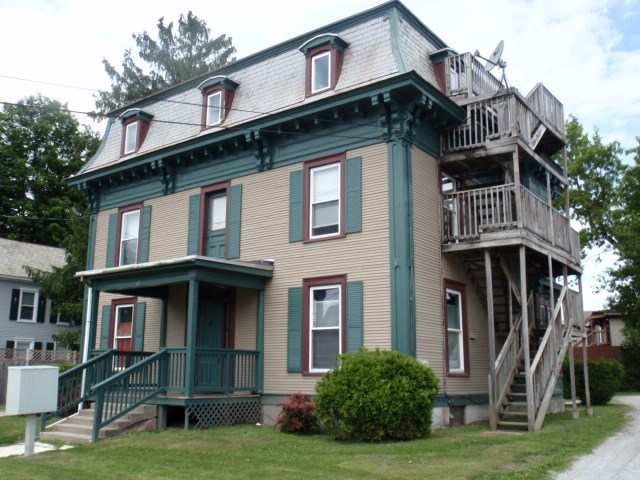 85 Park Avenue Rutland, VT 05701 - Photo 3 of 9